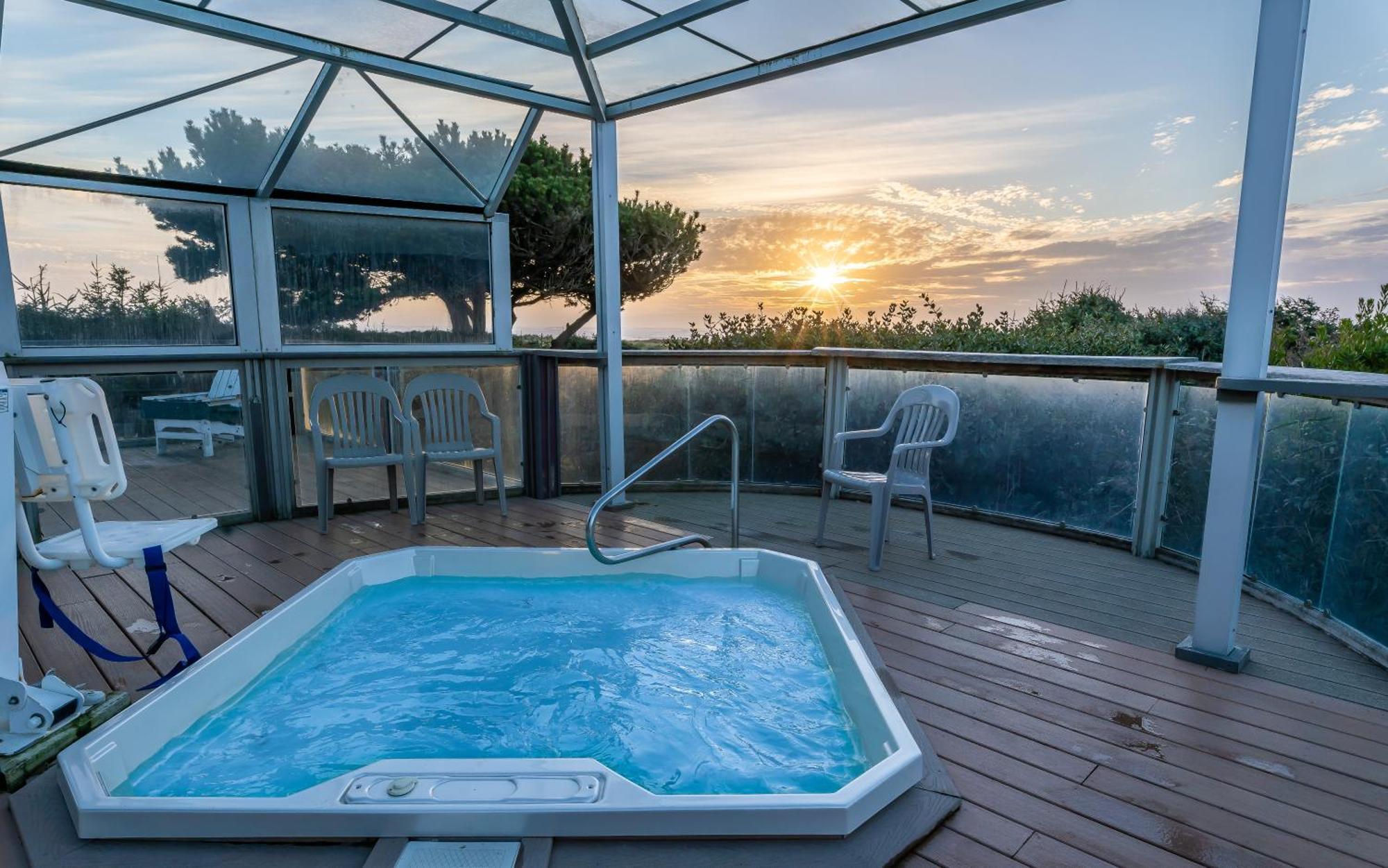 Gold Beach Inn Экстерьер фото