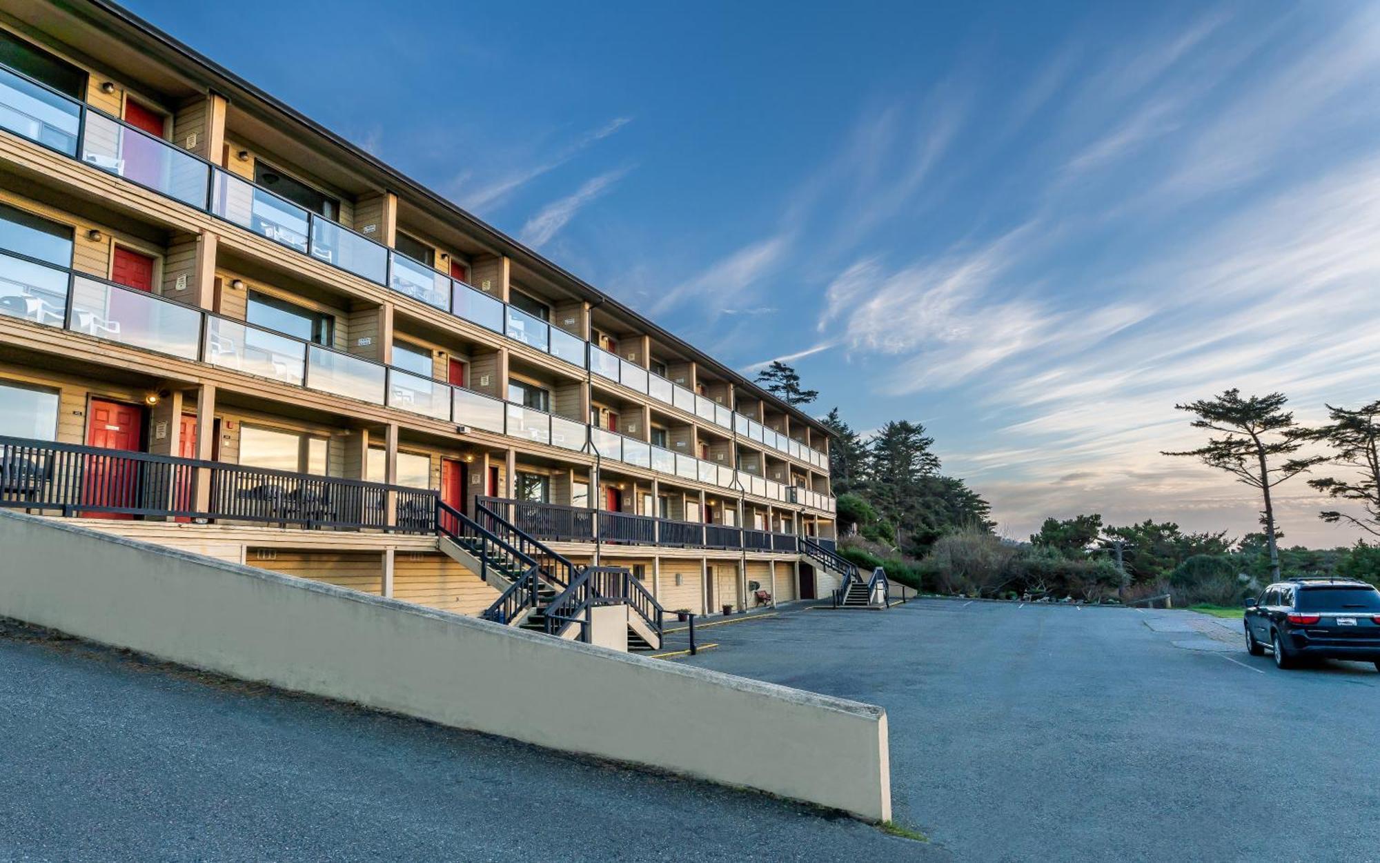 Gold Beach Inn Экстерьер фото
