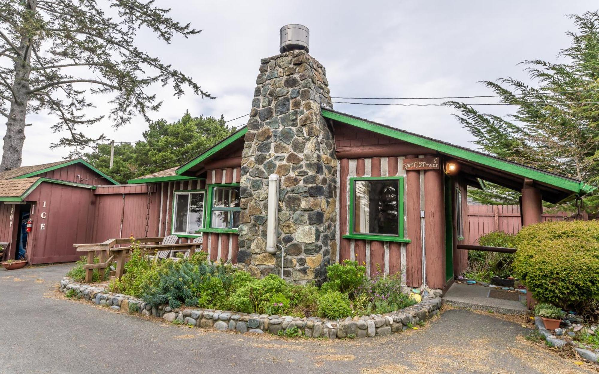 Gold Beach Inn Экстерьер фото