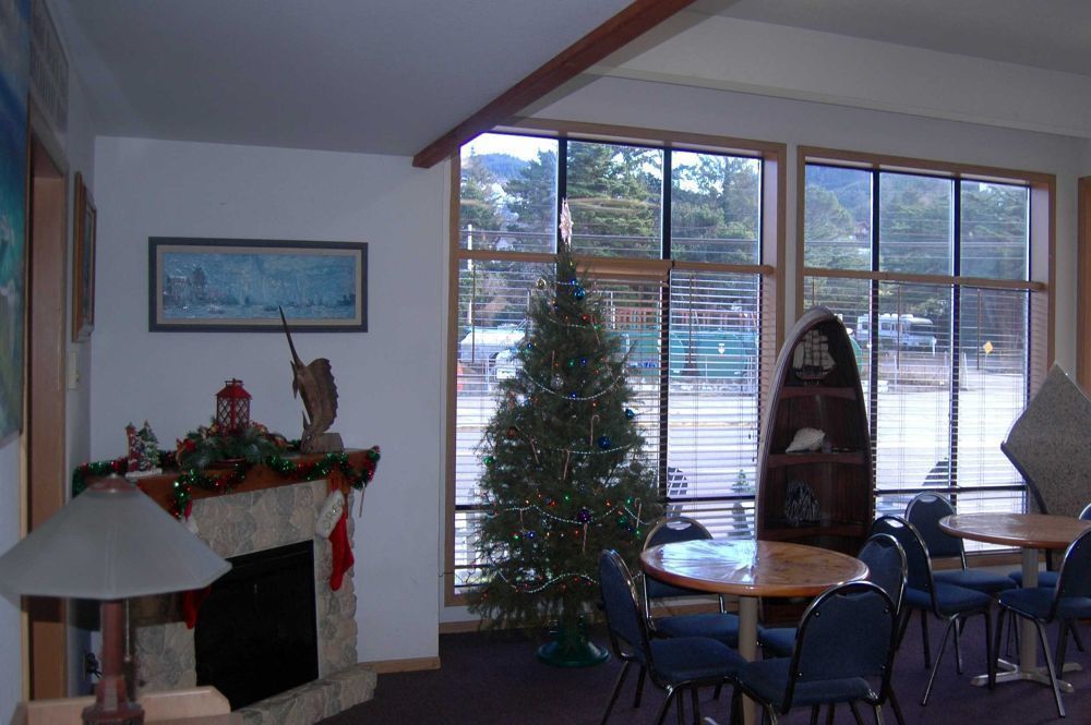 Gold Beach Inn Экстерьер фото
